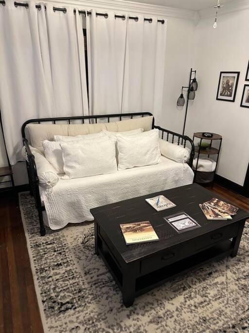 Kari's Island Escape - Historic District Galveston